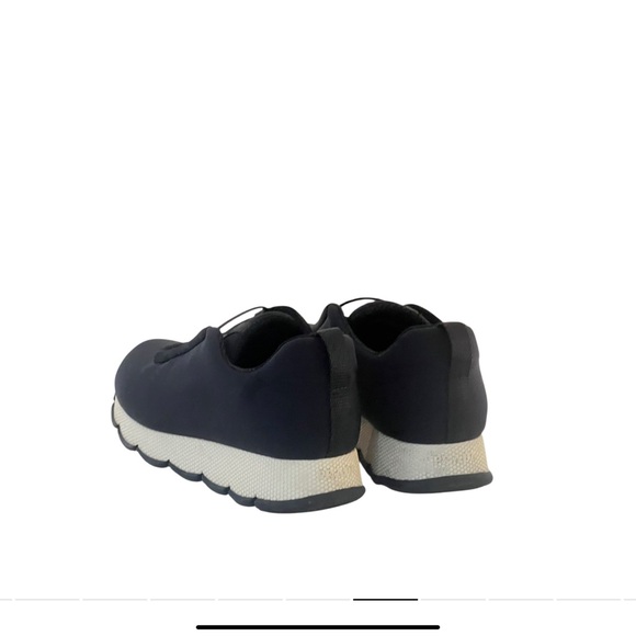 Prada sneakers for women
Size 38.5
In good condition - Picture 9 of 11